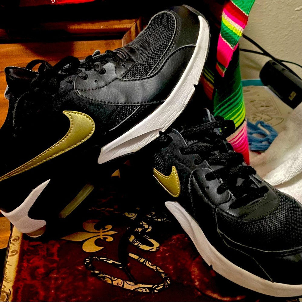 Youth shoes